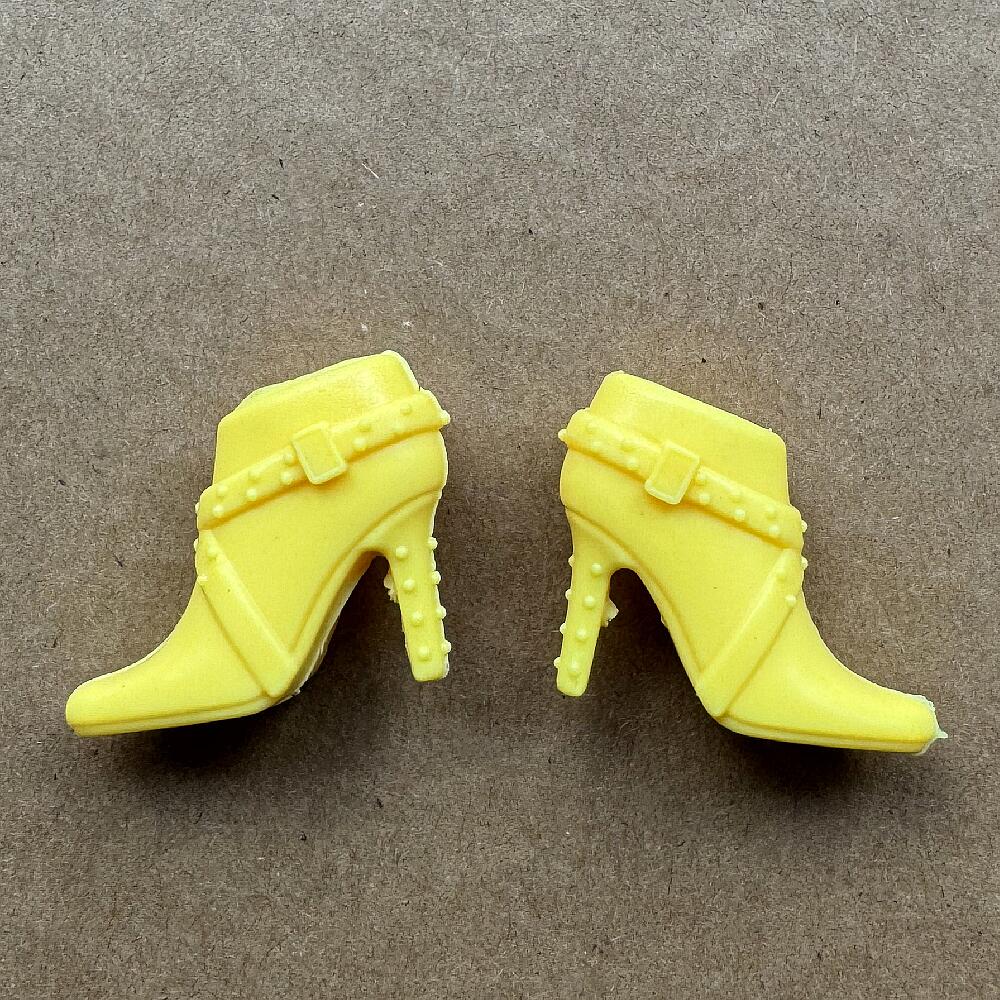 Chaussures de poupée Barbie à  - Vintage Collectible Barbies avis et prix